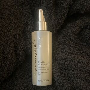 Kenra Platinum Pearl Detangler - Silver